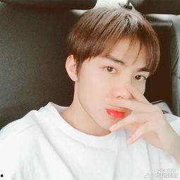 网红小哥哥微博,粉丝狂热追捧