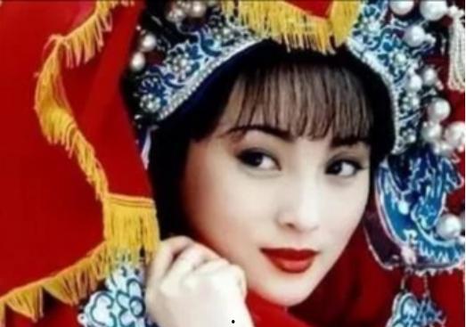 嫁衣 演员表,实力派明星齐聚演绎情感纠葛